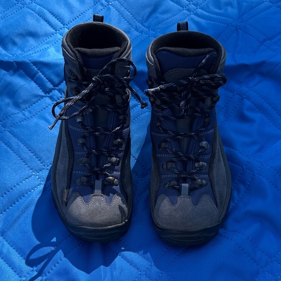Asolo Women’s Black and Navy Hiking Boots - Picture 1 of 6